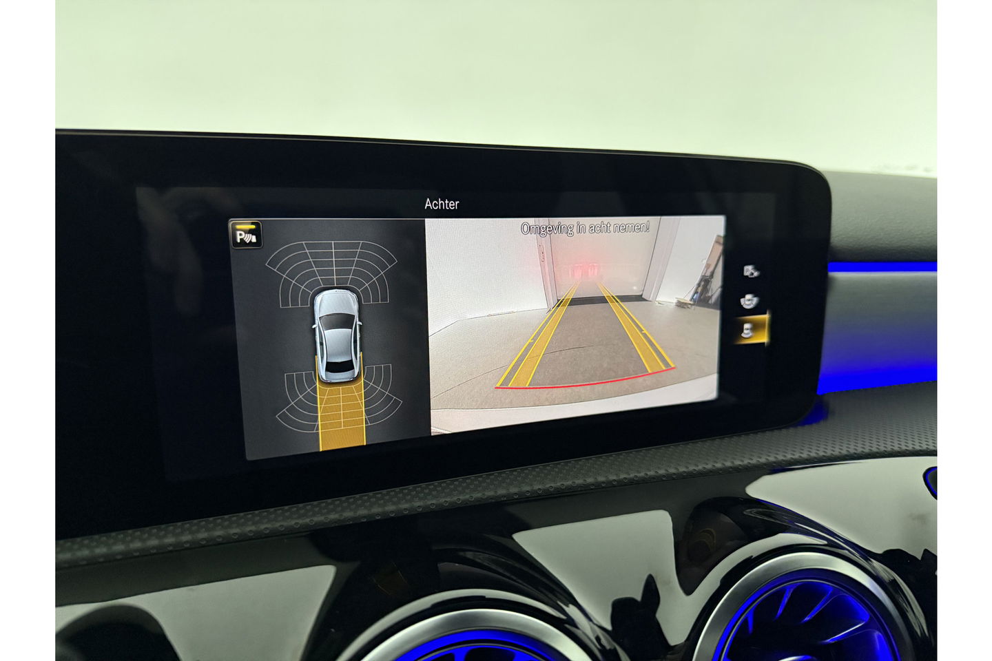 Mercedes-Benz A-Klasse 180 AMG Pano Sfeer Virtual Camera LED Clima Cruise Navi PDC 18''LMV