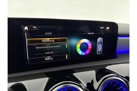 Mercedes-Benz A-Klasse 180 AMG Pano Sfeer Virtual Camera LED Clima Cruise Navi PDC 18''LMV