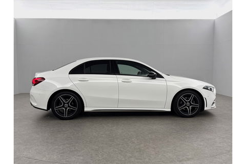 Mercedes-Benz A-Klasse 180 AMG Pano Sfeer Virtual Camera LED Clima Cruise Navi PDC 18''LMV