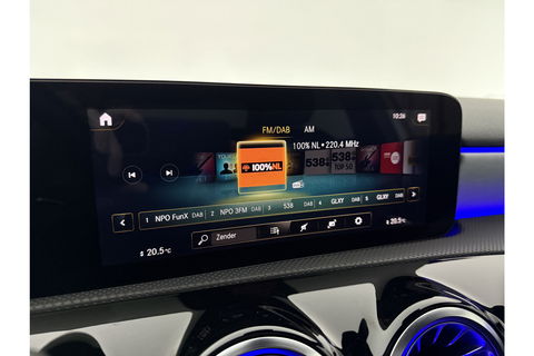 Mercedes-Benz A-Klasse 180 AMG Pano Sfeer Virtual Camera LED Clima Cruise Navi PDC 18''LMV