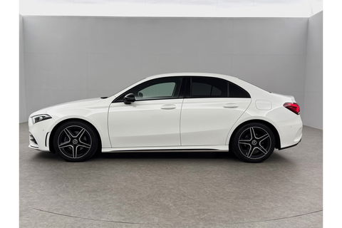 Mercedes-Benz A-Klasse 180 AMG Pano Sfeer Virtual Camera LED Clima Cruise Navi PDC 18''LMV