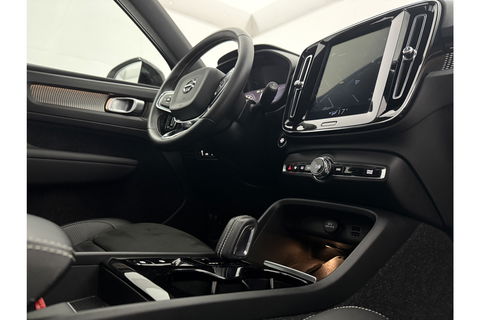Volvo XC40 1.5 Twin Engine R-Design 262PK Pano Trekhaak LED Harman/Kardon Virtual Clima Cruise Camera Carplay PDC Navi 20"LMV