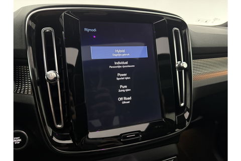 Volvo XC40 1.5 Twin Engine R-Design 262PK Pano Trekhaak LED Harman/Kardon Virtual Clima Cruise Camera Carplay PDC Navi 20"LMV