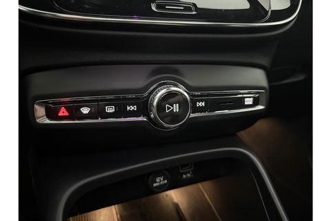 Volvo XC40 1.5 Twin Engine R-Design 262PK Pano Trekhaak LED Harman/Kardon Virtual Clima Cruise Camera Carplay PDC Navi 20"LMV