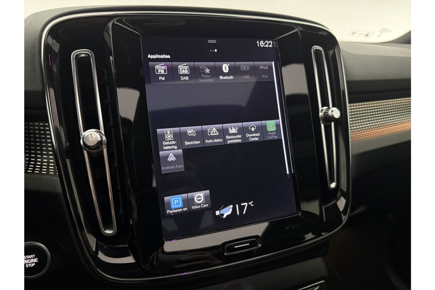 Volvo XC40 1.5 Twin Engine R-Design 262PK Pano Trekhaak LED Harman/Kardon Virtual Clima Cruise Camera Carplay PDC Navi 20"LMV