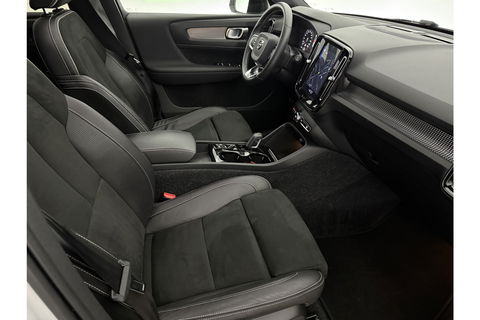 Volvo XC40 1.5 Twin Engine R-Design 262PK Pano Trekhaak LED Harman/Kardon Virtual Clima Cruise Camera Carplay PDC Navi 20"LMV