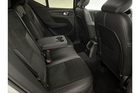 Volvo XC40 1.5 Twin Engine R-Design 262PK Pano Trekhaak LED Harman/Kardon Virtual Clima Cruise Camera Carplay PDC Navi 20"LMV