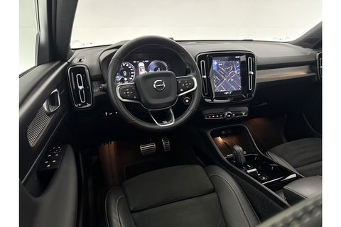 Volvo XC40 1.5 Twin Engine R-Design 262PK Pano Trekhaak LED Harman/Kardon Virtual Clima Cruise Camera Carplay PDC Navi 20"LMV