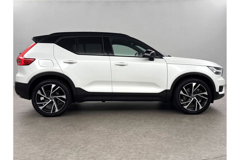 Volvo XC40 1.5 Twin Engine R-Design 262PK Pano Trekhaak LED Harman/Kardon Virtual Clima Cruise Camera Carplay PDC Navi 20"LMV