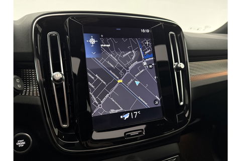 Volvo XC40 1.5 Twin Engine R-Design 262PK Pano Trekhaak LED Harman/Kardon Virtual Clima Cruise Camera Carplay PDC Navi 20"LMV