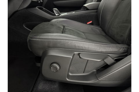 Volvo XC40 1.5 Twin Engine R-Design 262PK Pano Trekhaak LED Harman/Kardon Virtual Clima Cruise Camera Carplay PDC Navi 20"LMV