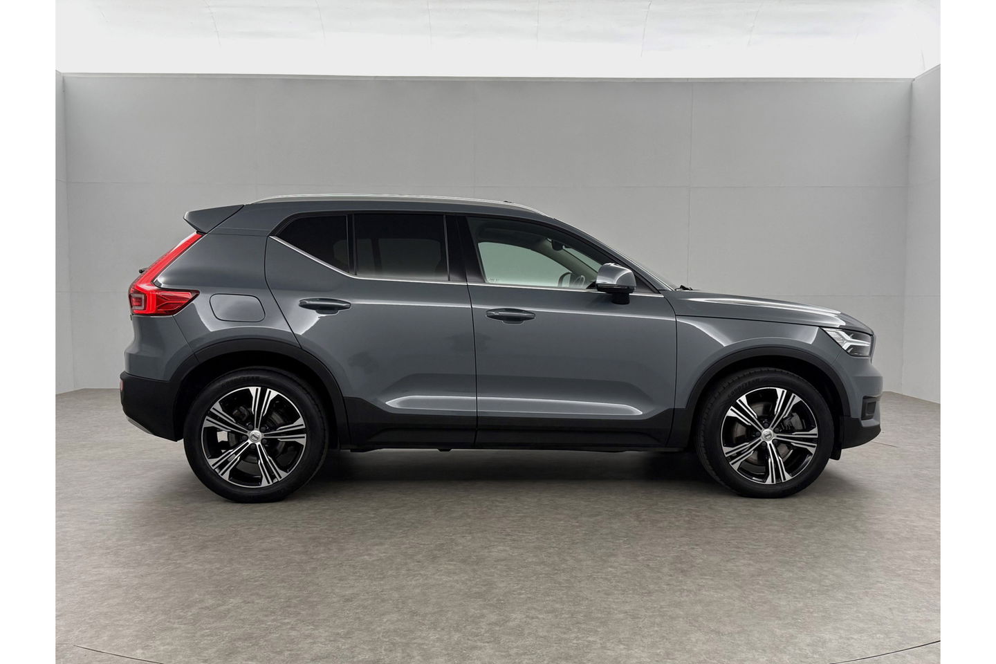Volvo XC40 1.5 T5 Recharge Inscription 262PK Hybride Pano Virtual LED Carplay Cruise Clima Navi PDC 19''LMV