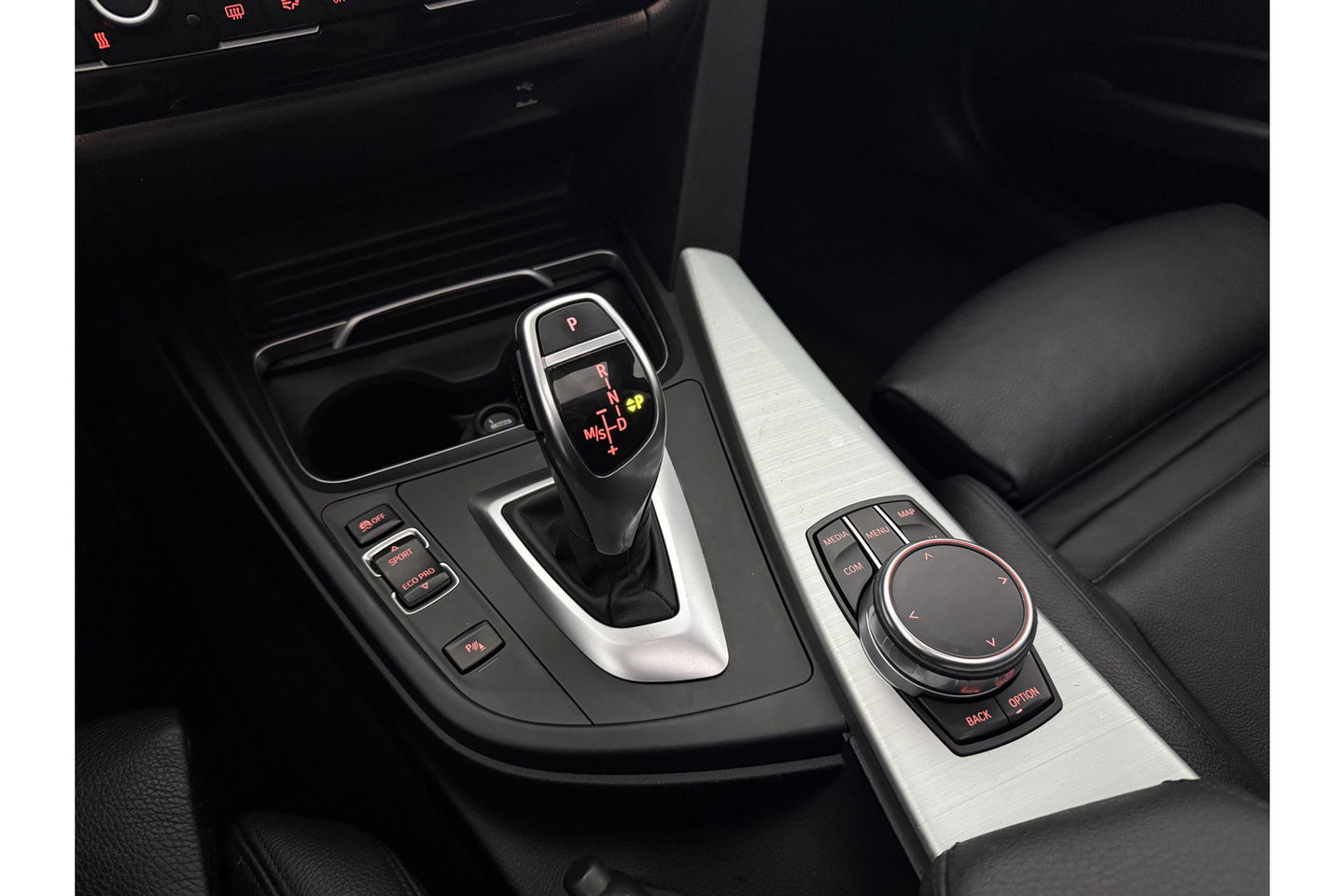 BMW 3-serie 320d High Executive M-Sport 191PK Pano Leder LED 19"LMV Clima Cruise Navi PDC Stoelverw.