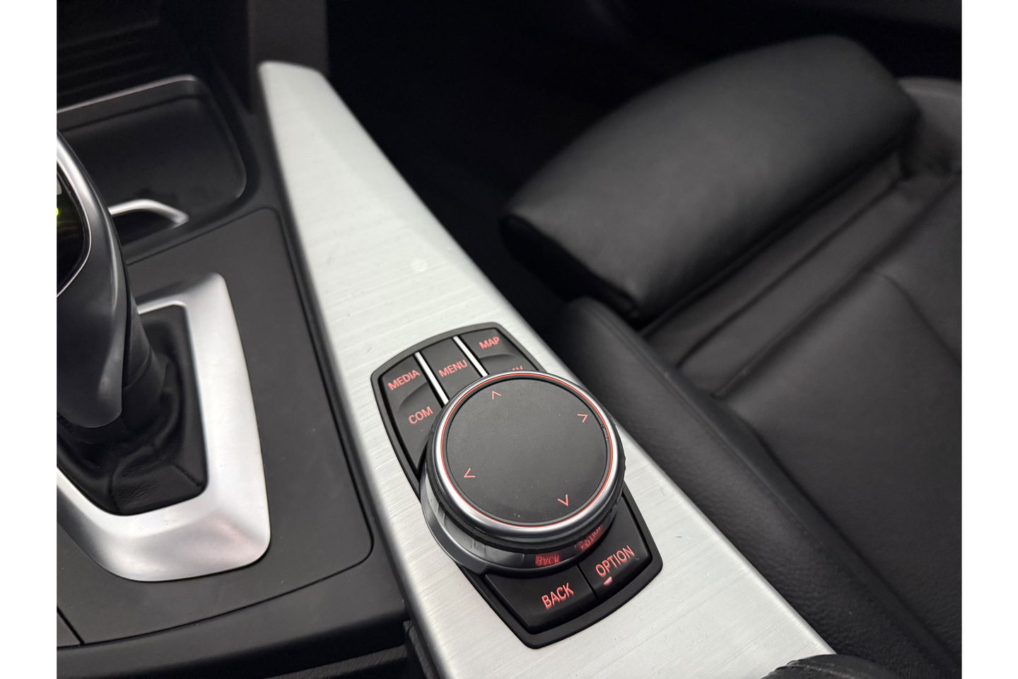 BMW 3-serie 320d High Executive M-Sport 191PK Pano Leder LED 19"LMV Clima Cruise Navi PDC Stoelverw.