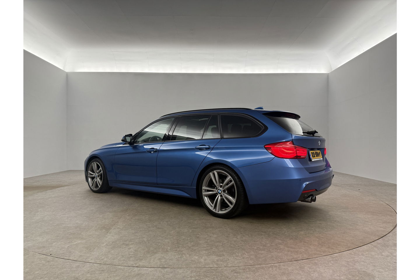 BMW 3-serie 320d High Executive M-Sport 191PK Pano Leder LED 19"LMV Clima Cruise Navi PDC Stoelverw.