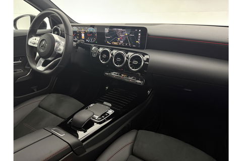 Mercedes-Benz A-Klasse 180 d AMG Pano LED Virtual Camera Carplay Clima Cruise Navi PDC 18"LMV
