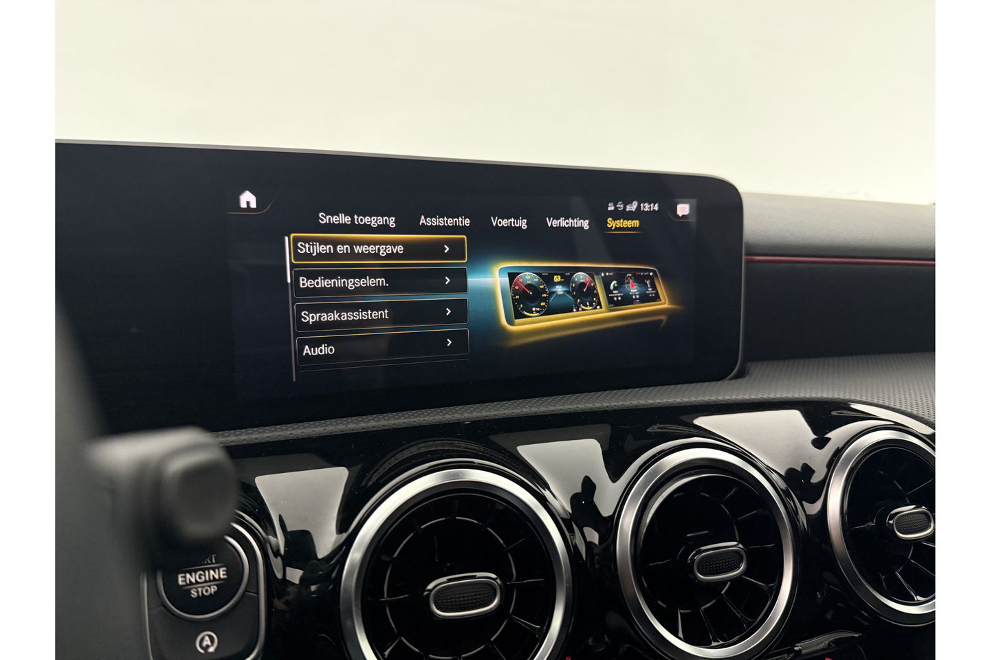 Mercedes-Benz A-Klasse 180 d AMG Pano LED Virtual Camera Carplay Clima Cruise Navi PDC 18"LMV