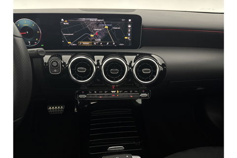Mercedes-Benz A-Klasse 180 d AMG Pano LED Virtual Camera Carplay Clima Cruise Navi PDC 18"LMV