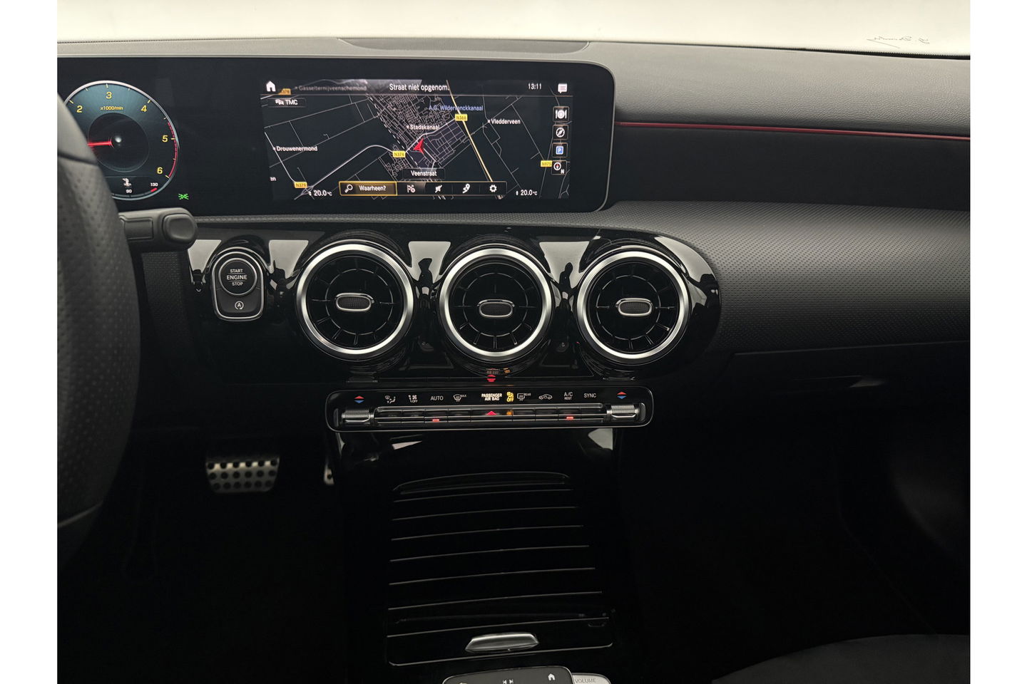 Mercedes-Benz A-Klasse 180 d AMG Pano LED Virtual Camera Carplay Clima Cruise Navi PDC 18"LMV
