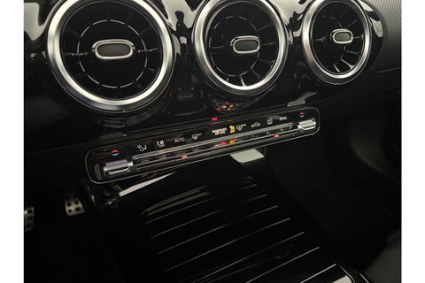 Mercedes-Benz A-Klasse 180 d AMG Pano LED Virtual Camera Carplay Clima Cruise Navi PDC 18"LMV