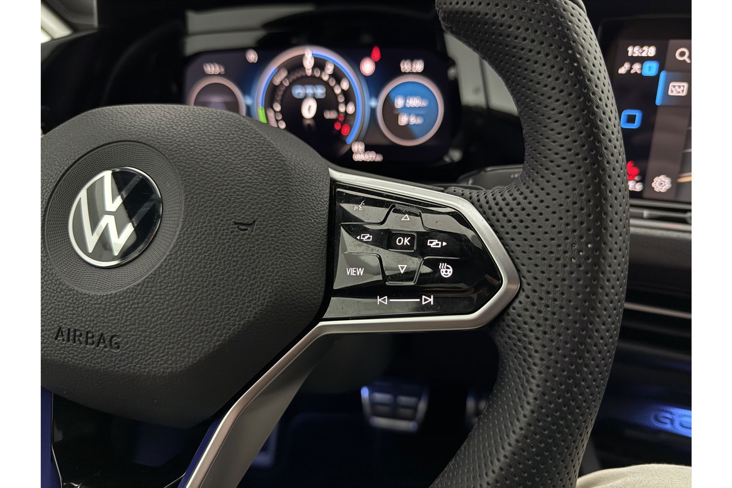 Volkswagen Golf 1.4 GTE 245PK Hybride DSG Sfeer Carplay ACC IQ-Lights LED Virtual Clima Navi 18"LMV Stoel/Stuurverwarming PDC