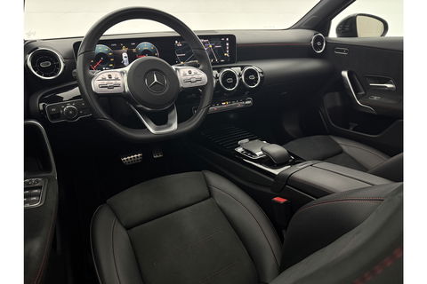 Mercedes-Benz A-Klasse 180 d AMG Pano LED Virtual Camera Carplay Clima Cruise Navi PDC 18"LMV