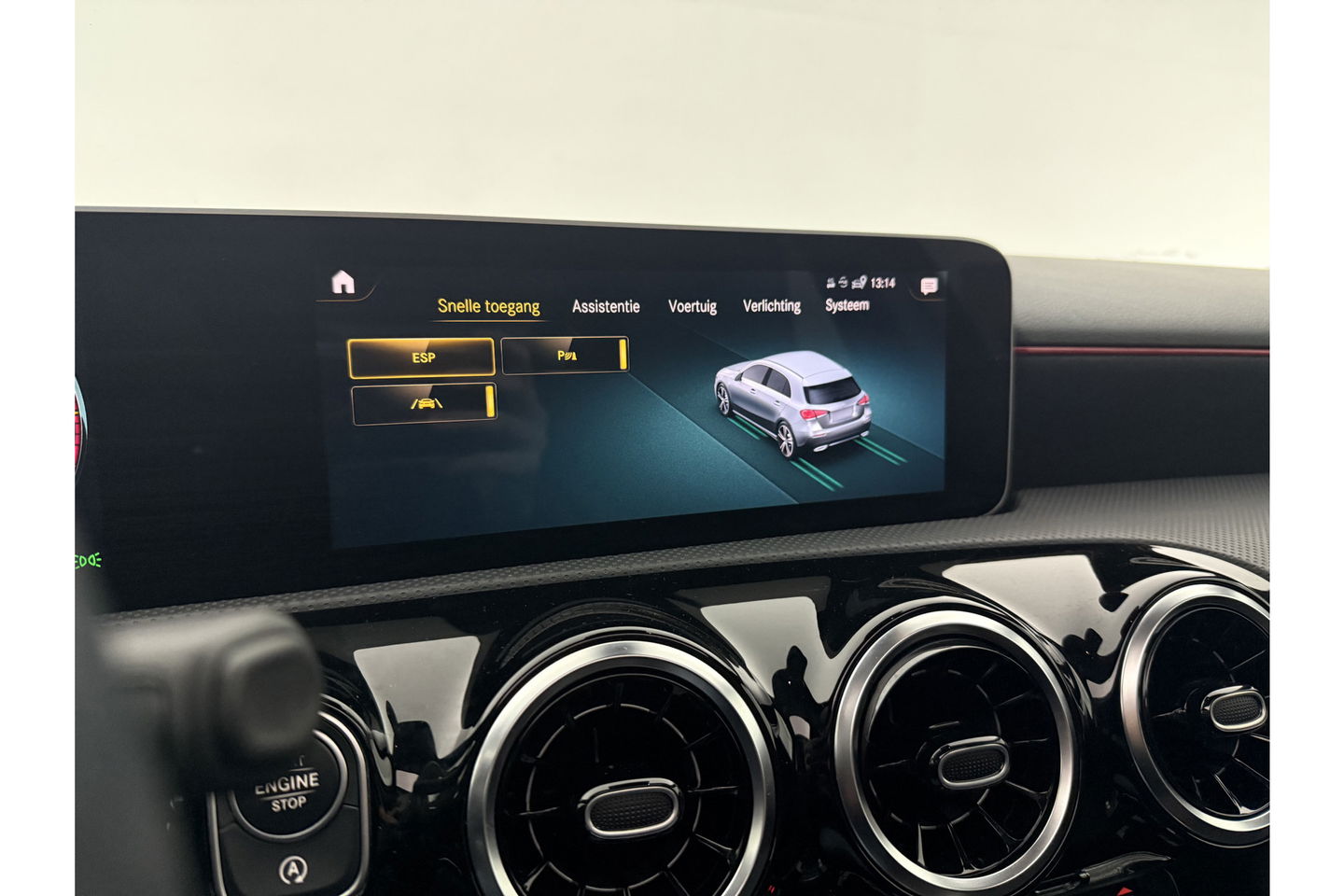 Mercedes-Benz A-Klasse 180 d AMG Pano LED Virtual Camera Carplay Clima Cruise Navi PDC 18"LMV