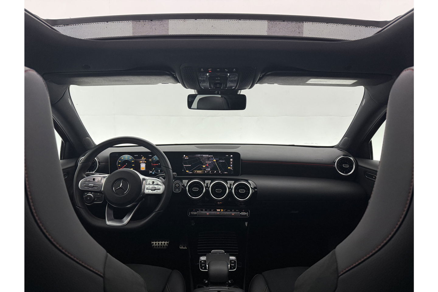 Mercedes-Benz A-Klasse 180 d AMG Pano LED Virtual Camera Carplay Clima Cruise Navi PDC 18"LMV
