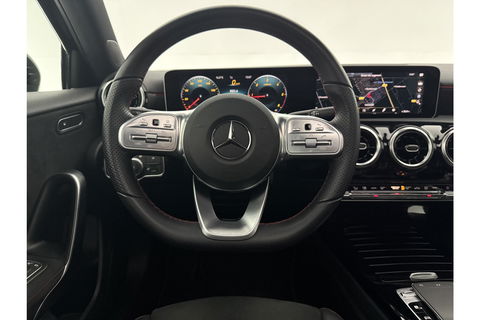 Mercedes-Benz A-Klasse 180 d AMG Pano LED Virtual Camera Carplay Clima Cruise Navi PDC 18"LMV