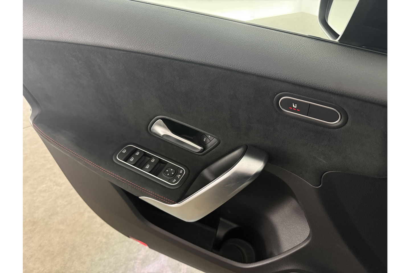 Mercedes-Benz A-Klasse 180 d AMG Pano LED Virtual Camera Carplay Clima Cruise Navi PDC 18"LMV