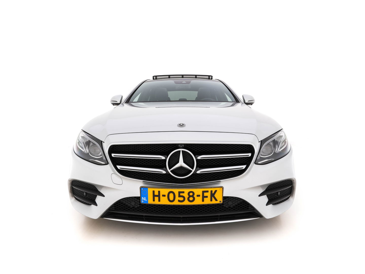 Mercedes-Benz E-Klasse 200 d Business Solution Sport AMG Aut. *PANO | FULL-LEATHER | MULTI-BEAM | WIDE-SCREEN-DIGI-COCKPIT | AMBIENT-LIGHT | SURROUND-VIEW | BLIND-SPOT | MEMORY-PACK | DAB+ | NAVI-FULLMAP | APP.CONNECT | COMFORT-SEATS | 19''ALU*