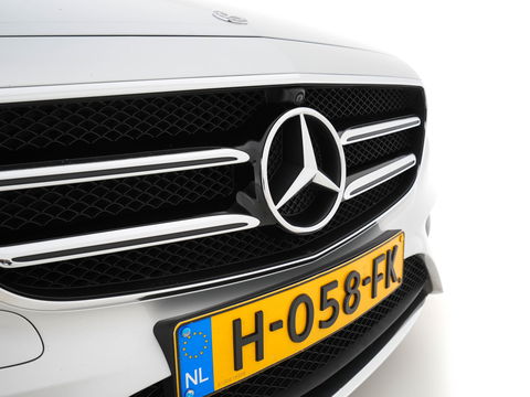 Mercedes-Benz E-Klasse 200 d Business Solution Sport AMG Aut. *PANO | FULL-LEATHER | MULTI-BEAM | WIDE-SCREEN-DIGI-COCKPIT | AMBIENT-LIGHT | SURROUND-VIEW | BLIND-SPOT | MEMORY-PACK | DAB+ | NAVI-FULLMAP | APP.CONNECT | COMFORT-SEATS | 19''ALU*