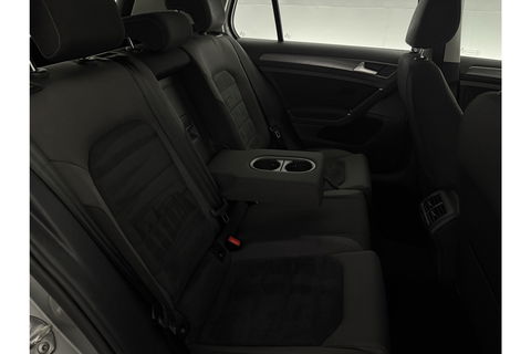 Volkswagen Golf 1.0 TSI Carplay Clima LED Trekhaak Navi Adaptive Cruise DAB+ PDC 16"LMV Stoelverw.