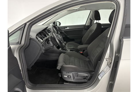 Volkswagen Golf 1.0 TSI Carplay Clima LED Trekhaak Navi Adaptive Cruise DAB+ PDC 16"LMV Stoelverw.