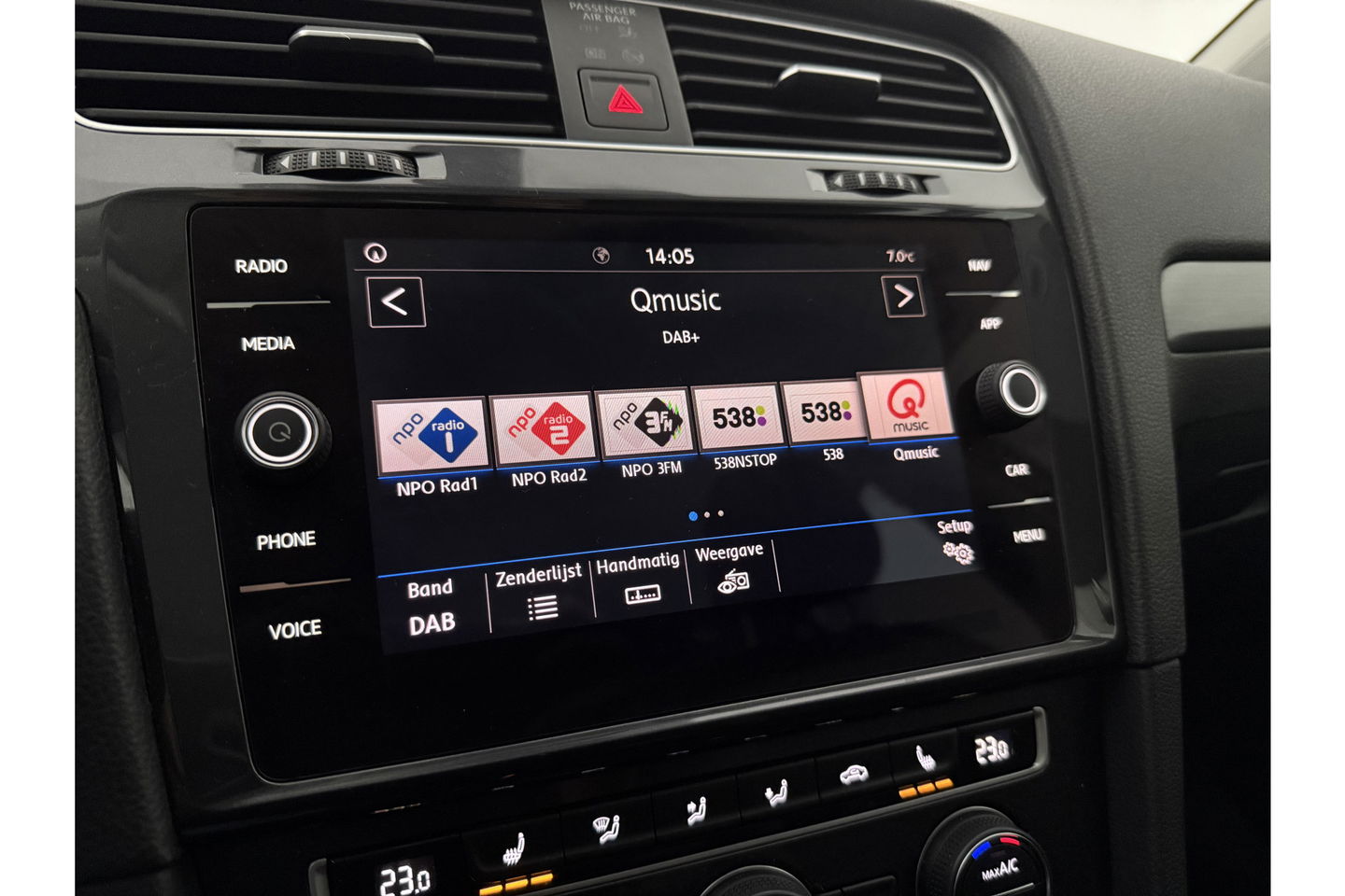 Volkswagen Golf 1.0 TSI Carplay Clima LED Trekhaak Navi Adaptive Cruise DAB+ PDC 16"LMV Stoelverw.