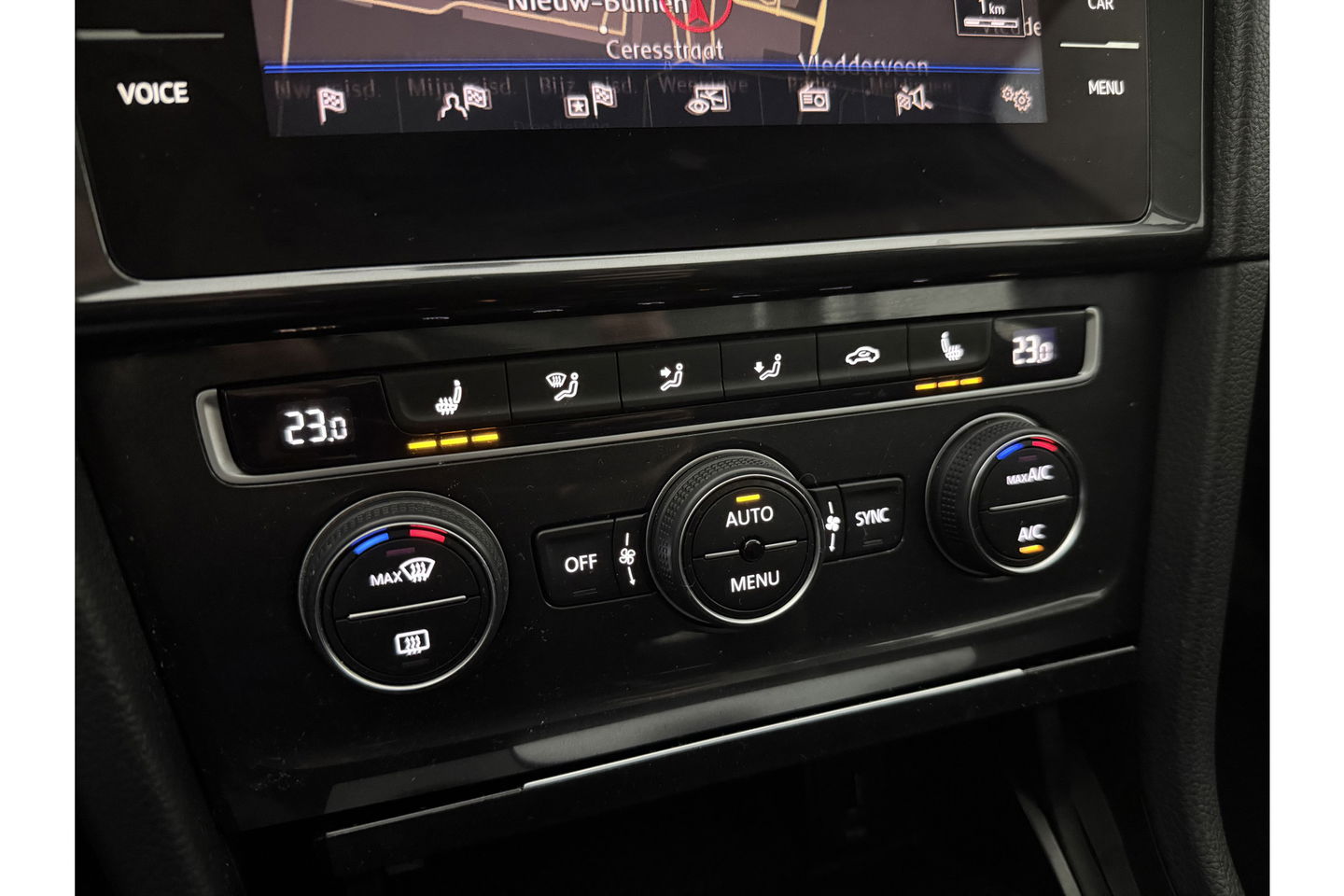 Volkswagen Golf 1.0 TSI Carplay Clima LED Trekhaak Navi Adaptive Cruise DAB+ PDC 16"LMV Stoelverw.