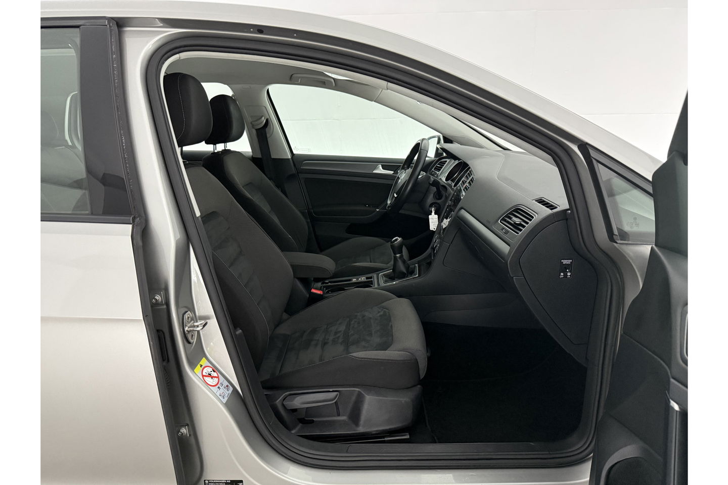 Volkswagen Golf 1.0 TSI Carplay Clima LED Trekhaak Navi Adaptive Cruise DAB+ PDC 16"LMV Stoelverw.