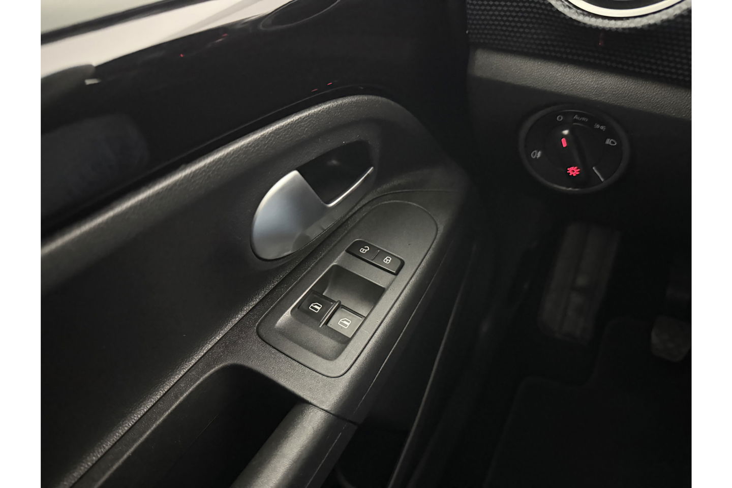Volkswagen up! 1.0 Airco LED Camera Cruise DAB+ Bluetooth Parkeersensoren