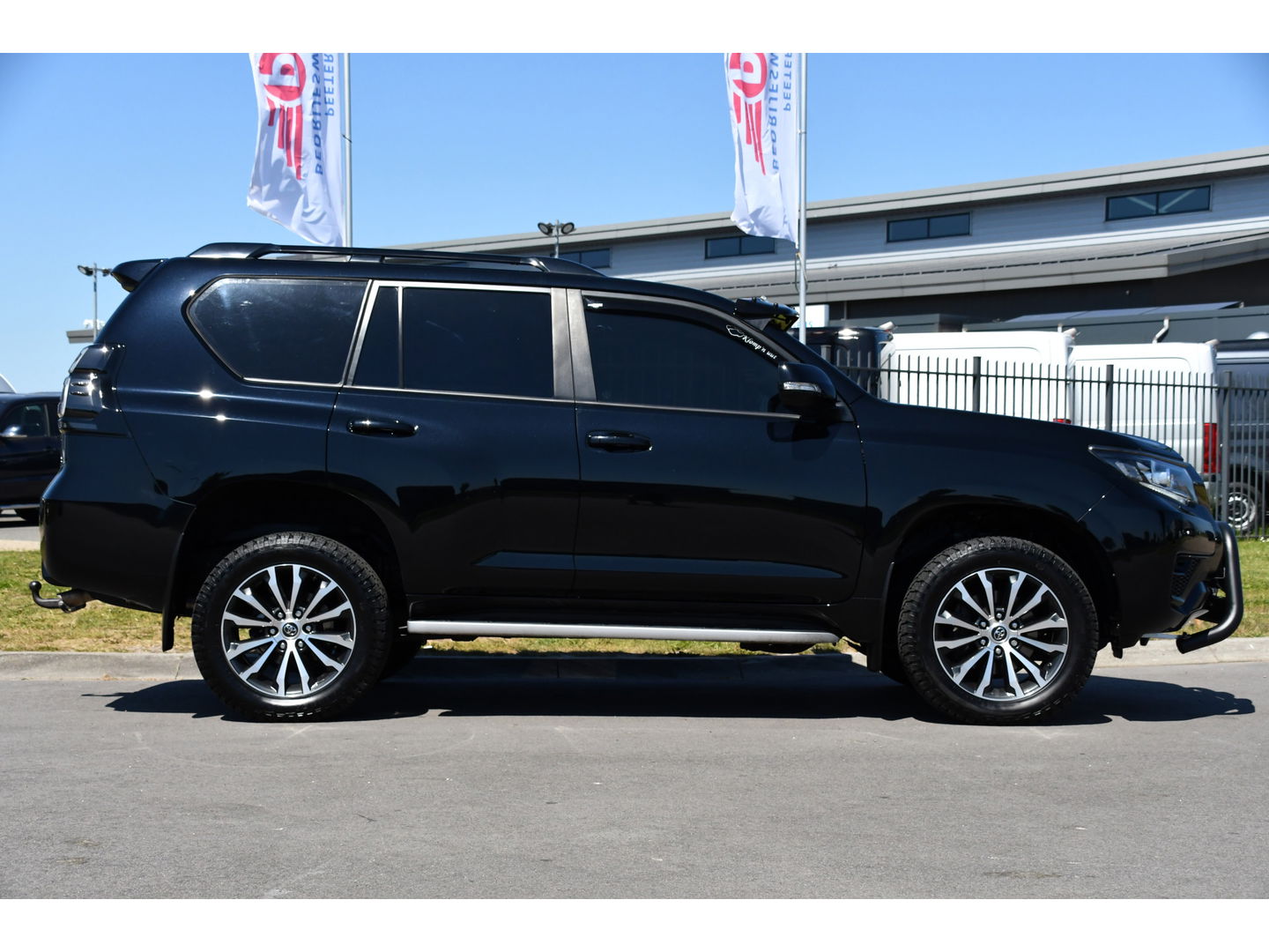 Toyota Land Cruiser 2.8 D-4D-F Professional High Black Edition Full Options, 360 camera, 5 deurs, LED, Leder, Automaat, Multimedia, Trekhaak 3500KG, uniek!