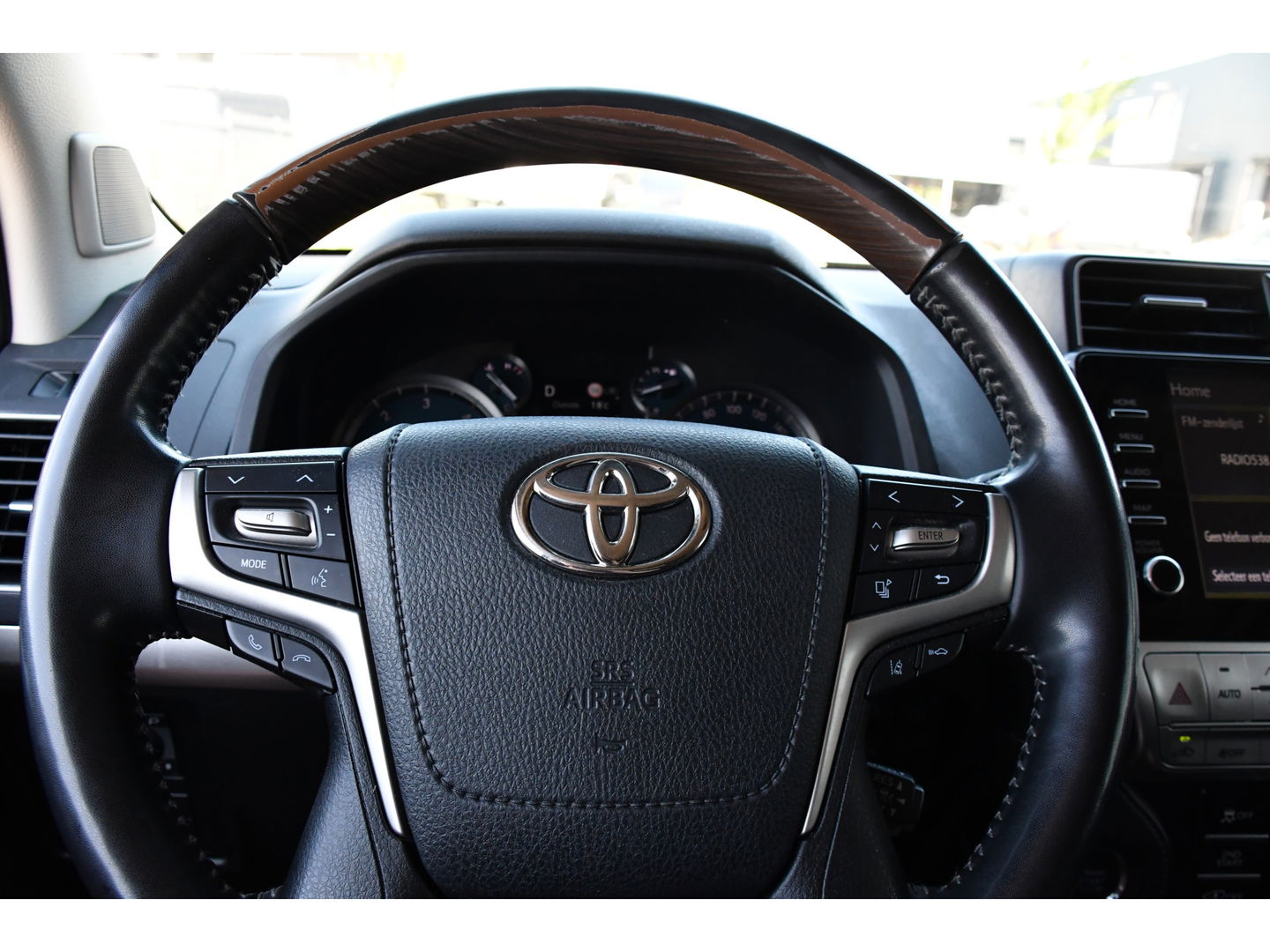 Toyota Land Cruiser 2.8 D-4D-F Professional High Black Edition Full Options, 360 camera, 5 deurs, LED, Leder, Automaat, Multimedia, Trekhaak 3500KG, uniek!
