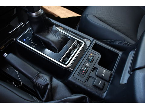 Toyota Land Cruiser 2.8 D-4D-F Professional High Black Edition Full Options, 360 camera, 5 deurs, LED, Leder, Automaat, Multimedia, Trekhaak 3500KG, uniek!