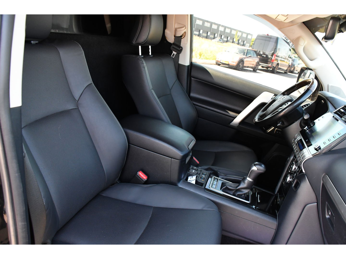 Toyota Land Cruiser 2.8 D-4D-F Professional High Black Edition Full Options, 360 camera, 5 deurs, LED, Leder, Automaat, Multimedia, Trekhaak 3500KG, uniek!