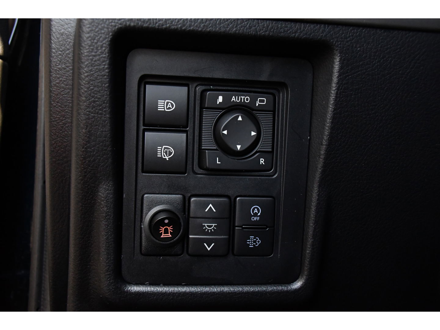 Toyota Land Cruiser 2.8 D-4D-F Professional High Black Edition Full Options, 360 camera, 5 deurs, LED, Leder, Automaat, Multimedia, Trekhaak 3500KG, uniek!