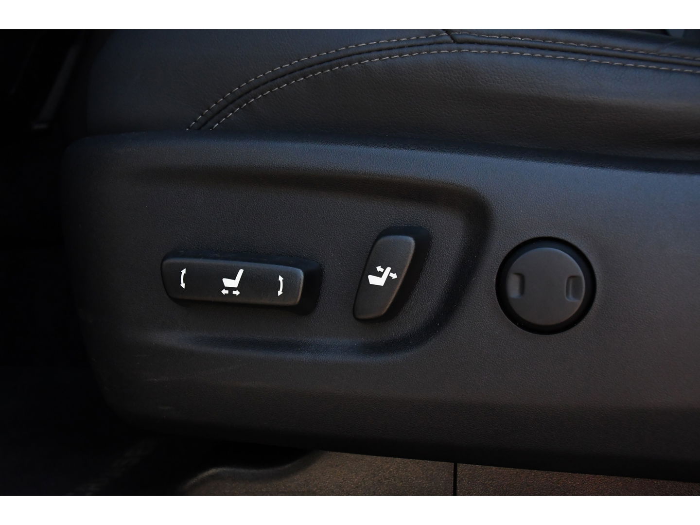 Toyota Land Cruiser 2.8 D-4D-F Professional High Black Edition Full Options, 360 camera, 5 deurs, LED, Leder, Automaat, Multimedia, Trekhaak 3500KG, uniek!