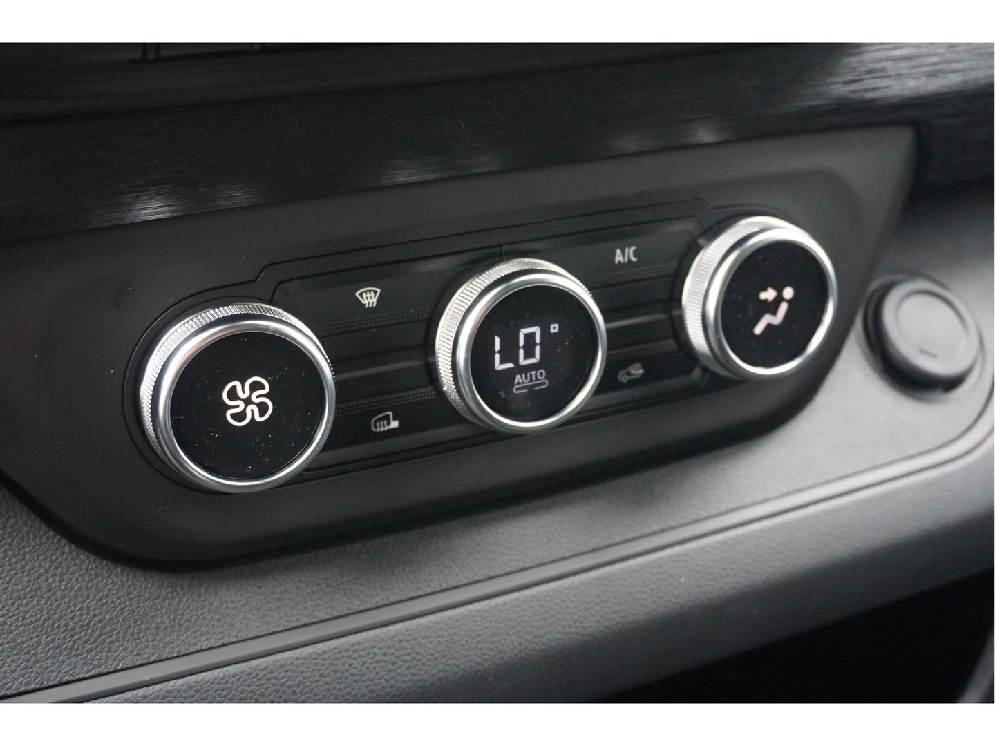 Renault Trafic 170PK L2H1 LUXE EDC AUT BPM VRIJ!! Navi, Camera, LM Velg, LED!! NR. 304