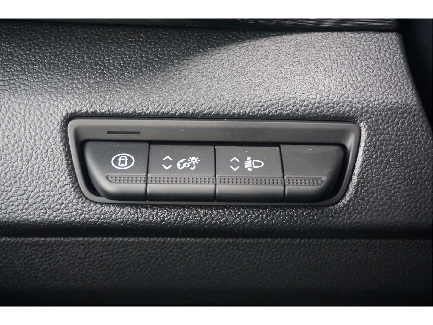 Renault Trafic 170PK L2H1 LUXE EDC AUT BPM VRIJ!! Navi, Camera, LM Velg, LED!! NR. 304