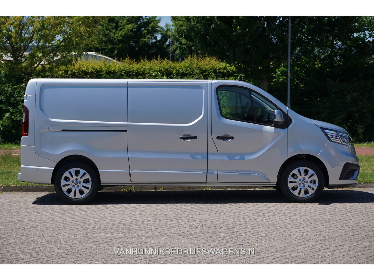Renault Trafic 170PK L2H1 LUXE EDC AUT BPM VRIJ!! Navi, Camera, LM Velg, LED!! NR. 304