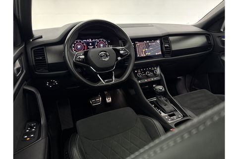 Škoda Kodiaq 1.5 TSI Sportline Business 7p. 150PK DSG Pano Virtual LED Camera Carplay Memory Trekhaak 19"LMV Clima Cruise Navi PDC