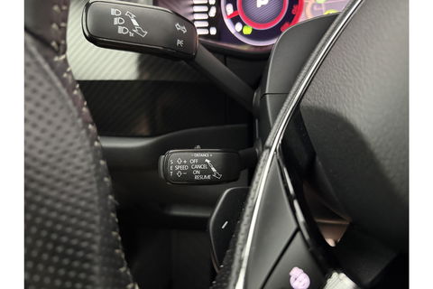 Škoda Kodiaq 1.5 TSI Sportline Business 7p. 150PK DSG Pano Virtual LED Camera Carplay Memory Trekhaak 19"LMV Clima Cruise Navi PDC