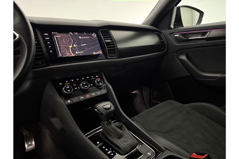 Škoda Kodiaq 1.5 TSI Sportline Business 7p. 150PK DSG Pano Virtual LED Camera Carplay Memory Trekhaak 19"LMV Clima Cruise Navi PDC